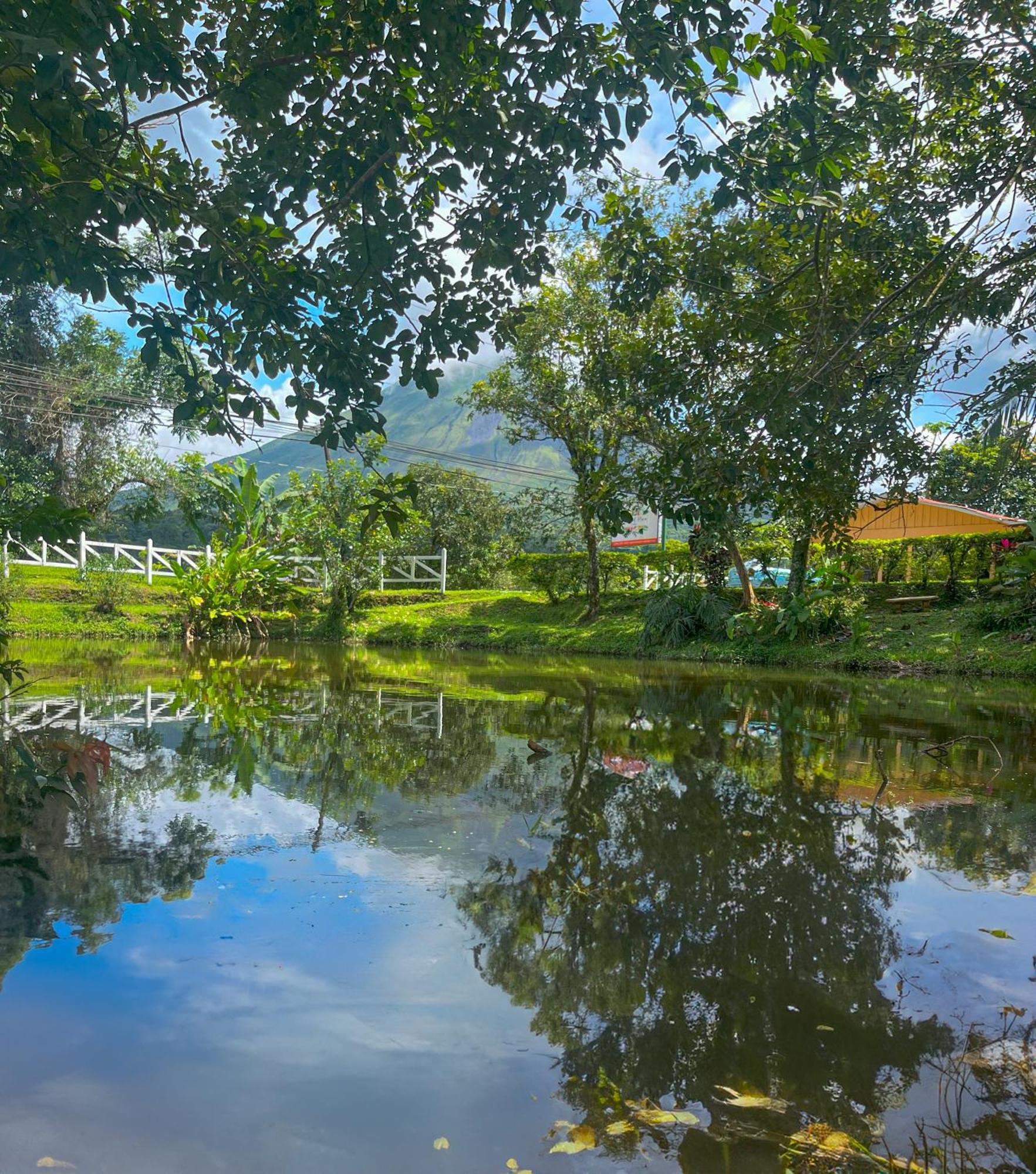 Arenal Roca Lodge & Bungalows La Fortuna Exterior foto